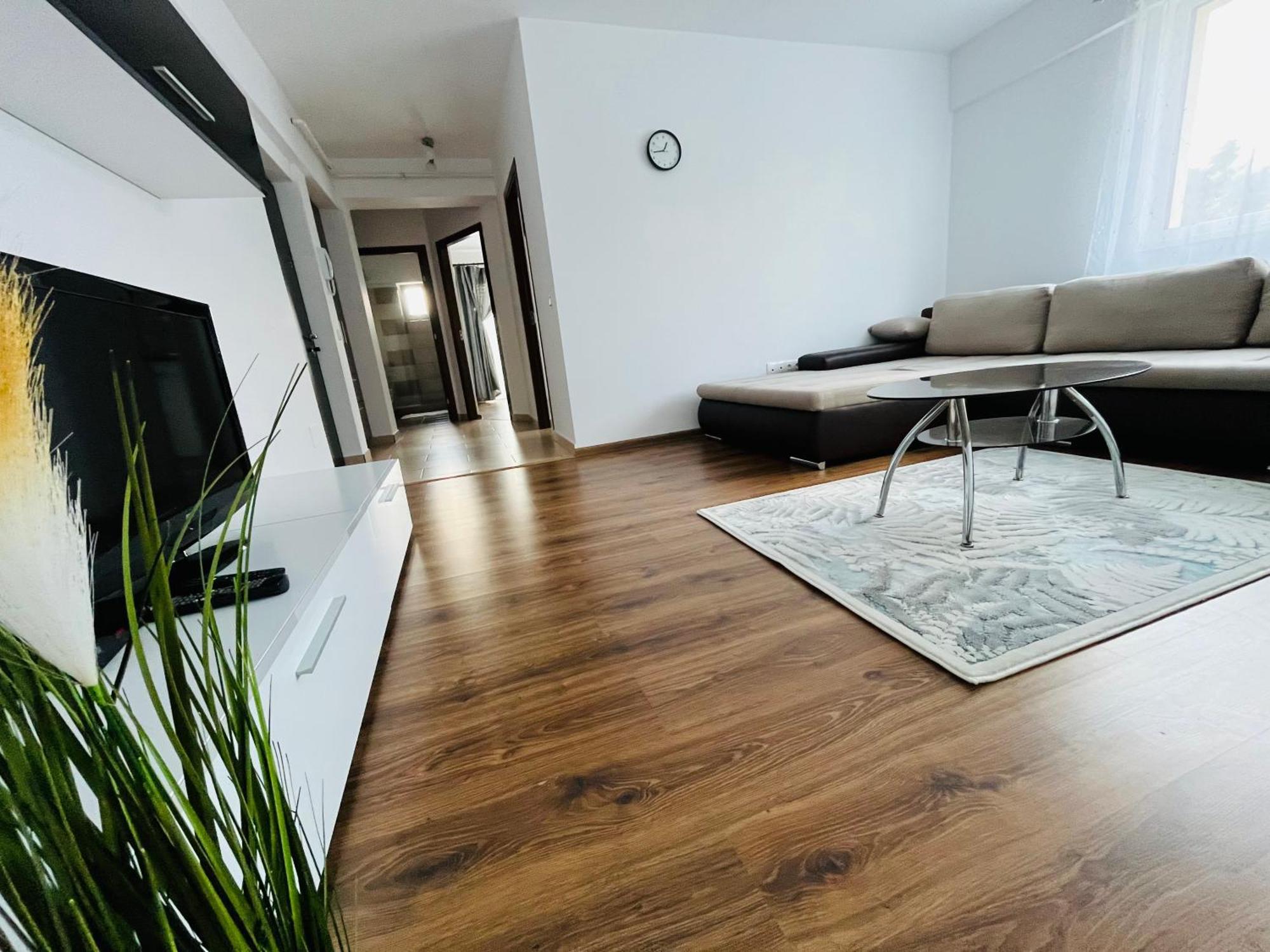Green Apartaments Zărneşti Kültér fotó