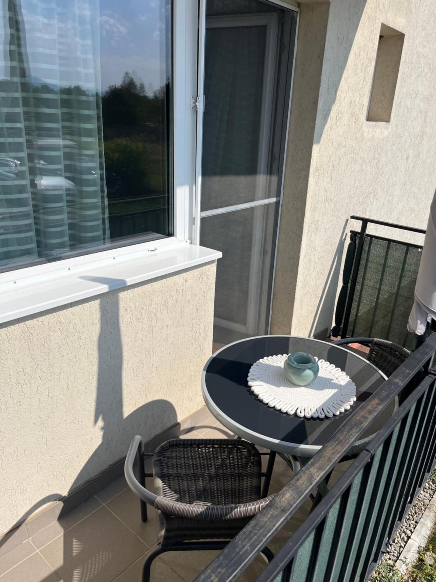 Green Apartaments Zărneşti Kültér fotó