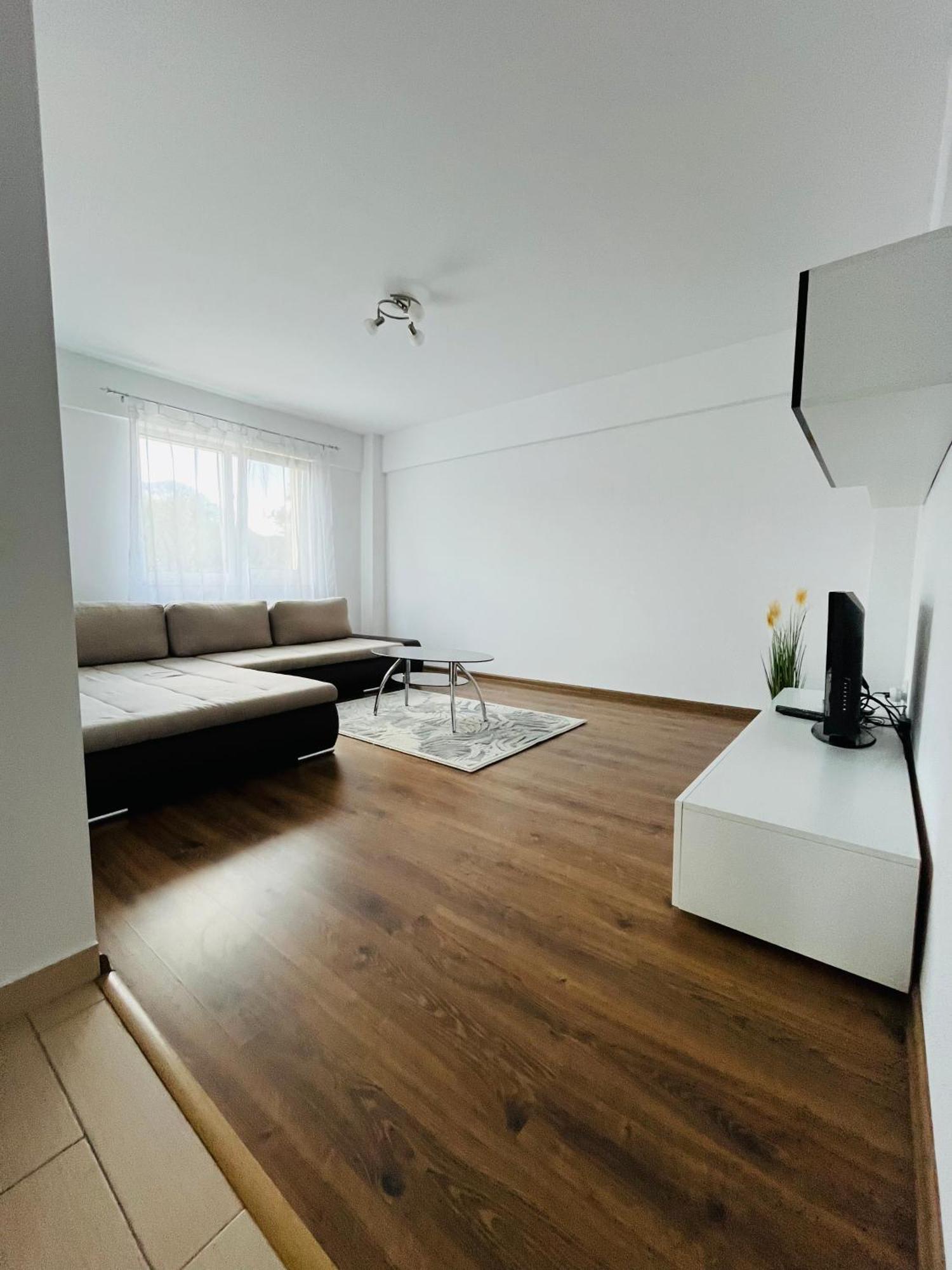 Green Apartaments Zărneşti Kültér fotó