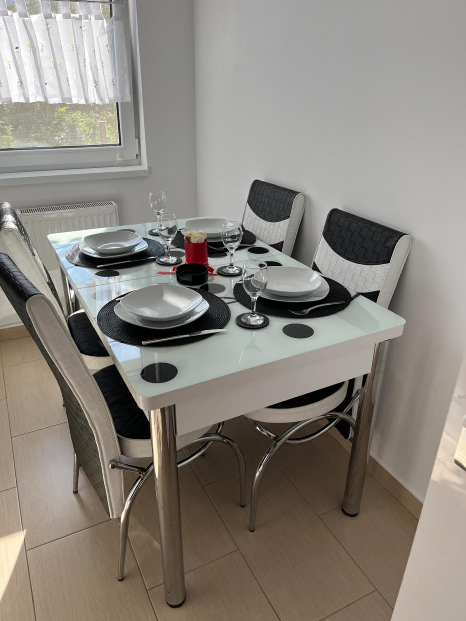 Green Apartaments Zărneşti Kültér fotó